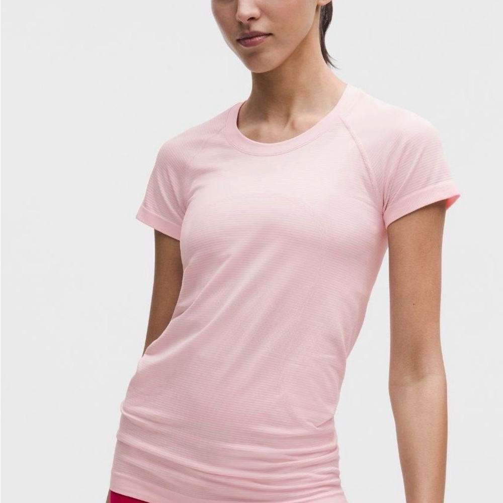 NWT LULULEMON SWIFTLY TECH SHORT SLEEVE 2.0 Hip length size 10 in PINK PEARL